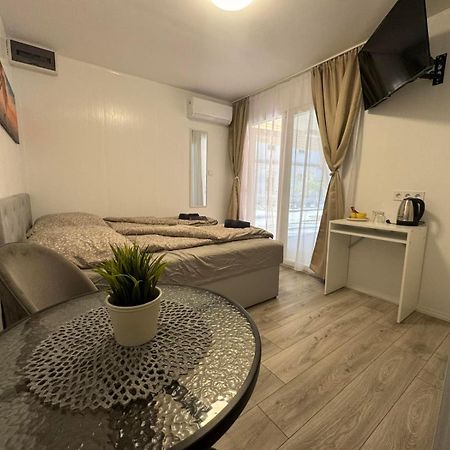 Kinizsi Udvar Apartmanhaz Balatonboglár Eksteriør billede