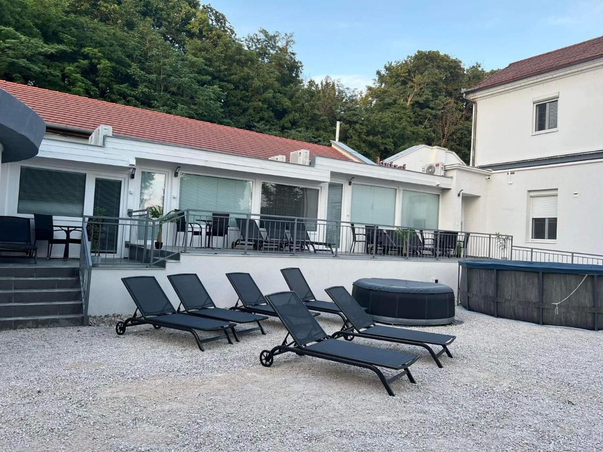 Kinizsi Udvar Apartmanhaz Balatonboglár Eksteriør billede