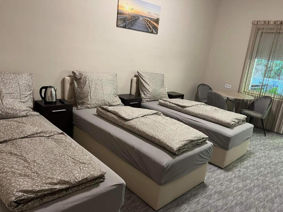 Kinizsi Udvar Apartmanhaz Balatonboglár Eksteriør billede