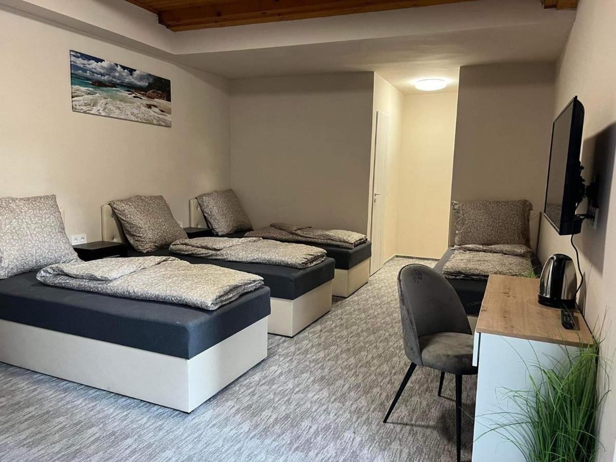 Kinizsi Udvar Apartmanhaz Balatonboglár Eksteriør billede