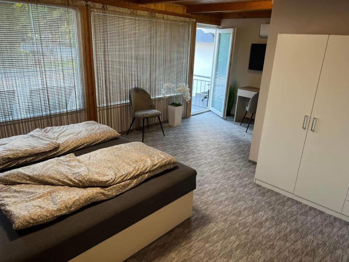 Kinizsi Udvar Apartmanhaz Balatonboglár Eksteriør billede