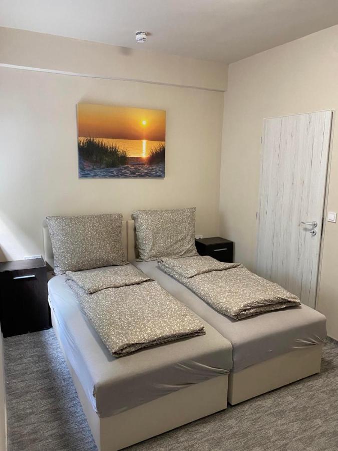 Kinizsi Udvar Apartmanhaz Balatonboglár Eksteriør billede