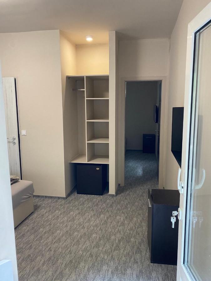 Kinizsi Udvar Apartmanhaz Balatonboglár Eksteriør billede