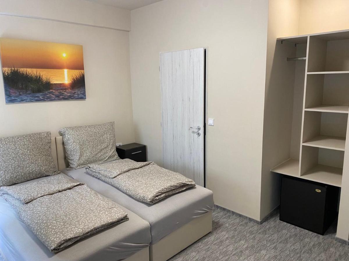 Kinizsi Udvar Apartmanhaz Balatonboglár Eksteriør billede