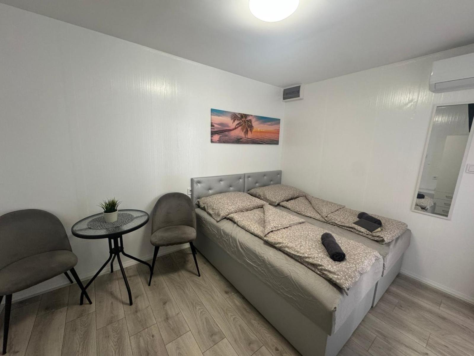 Kinizsi Udvar Apartmanhaz Balatonboglár Eksteriør billede