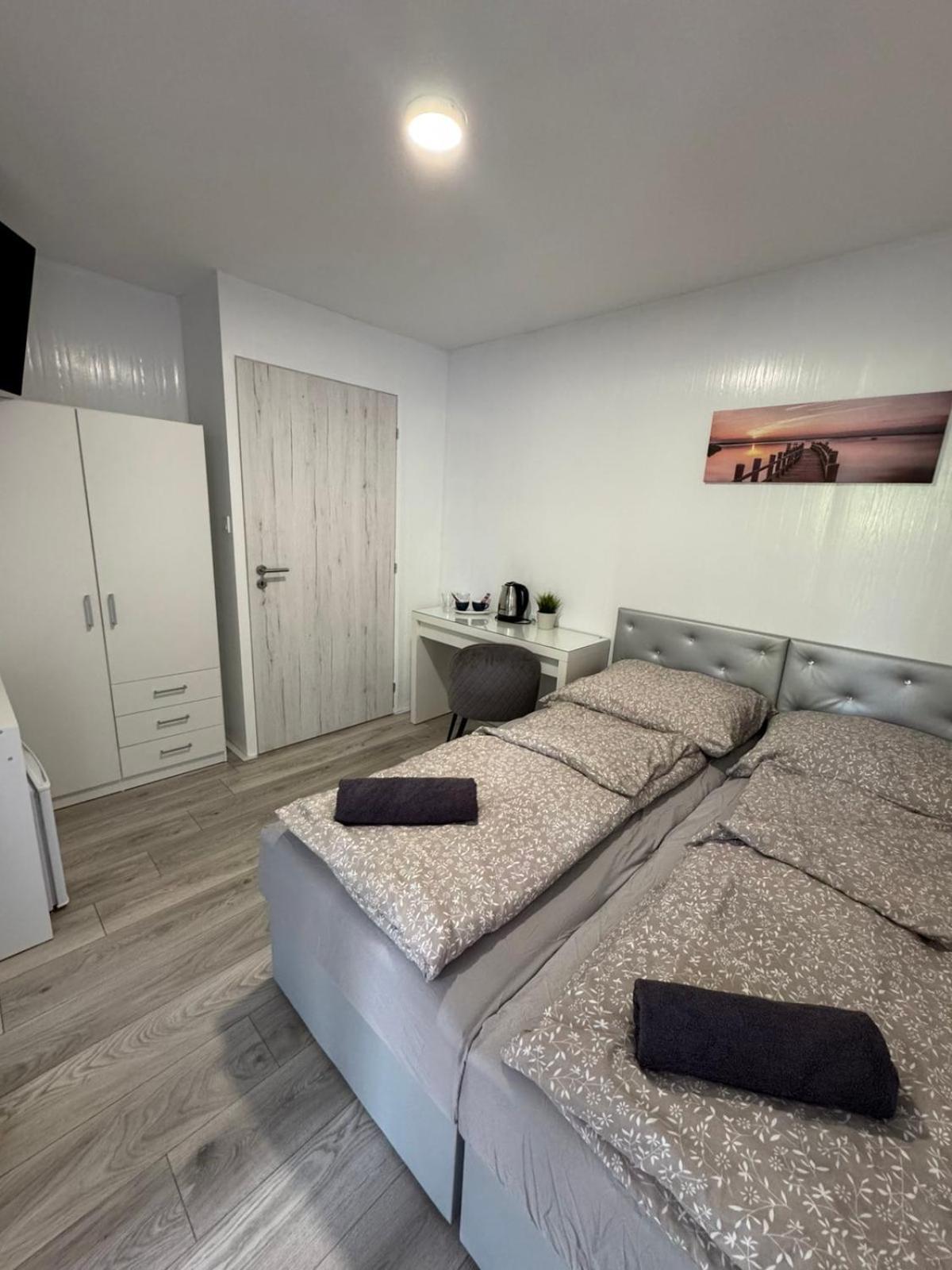 Kinizsi Udvar Apartmanhaz Balatonboglár Eksteriør billede