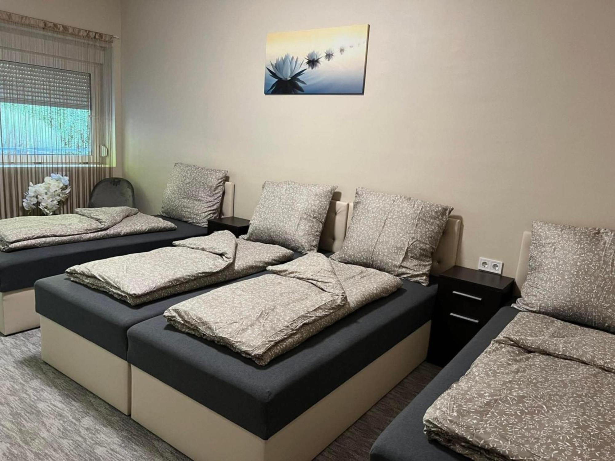 Kinizsi Udvar Apartmanhaz Balatonboglár Eksteriør billede