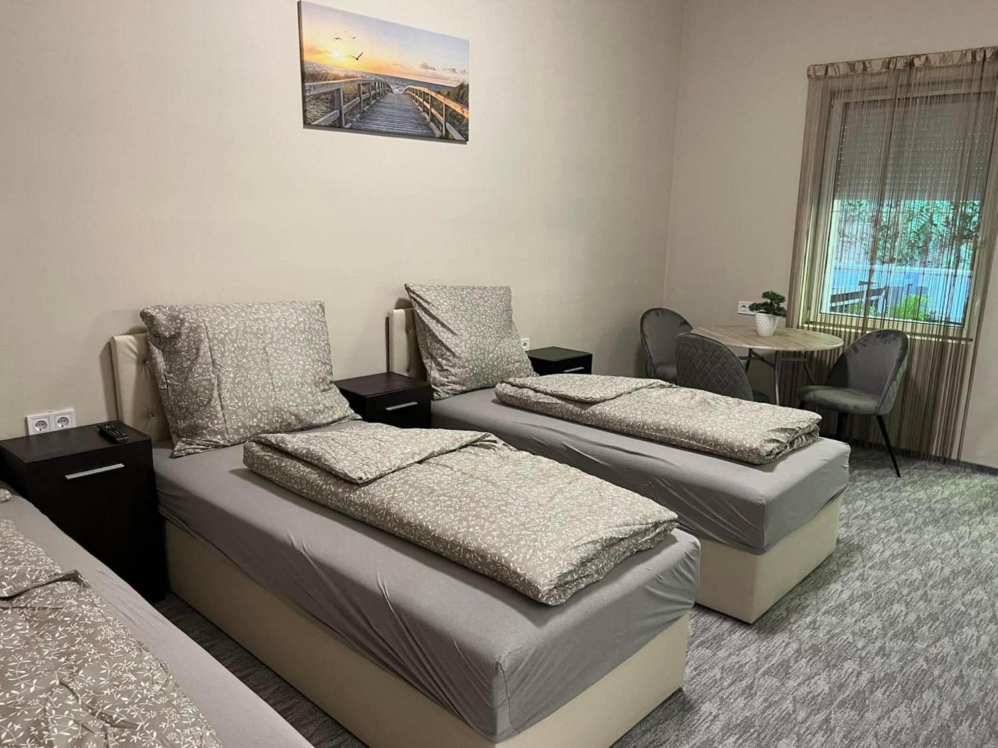 Kinizsi Udvar Apartmanhaz Balatonboglár Eksteriør billede