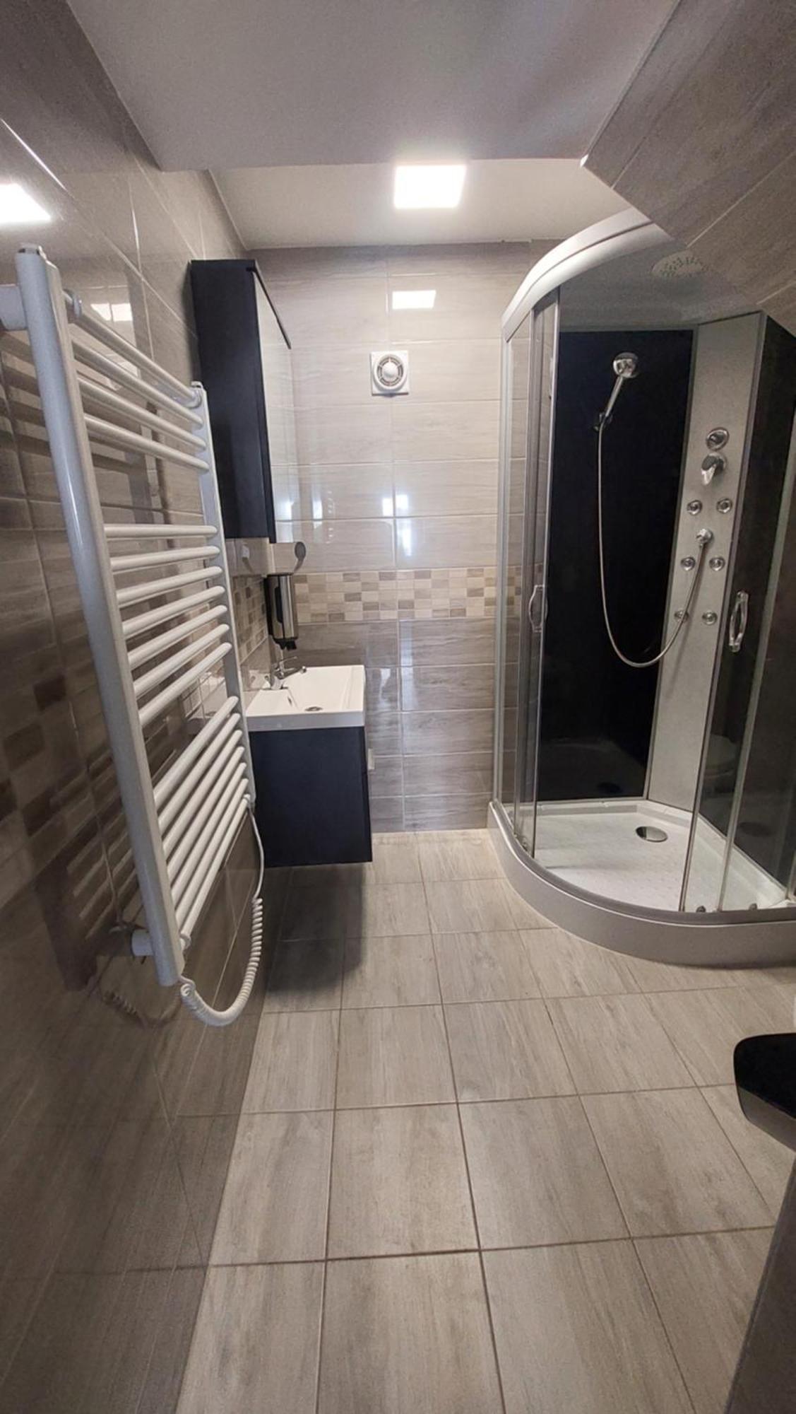Kinizsi Udvar Apartmanhaz Balatonboglár Eksteriør billede