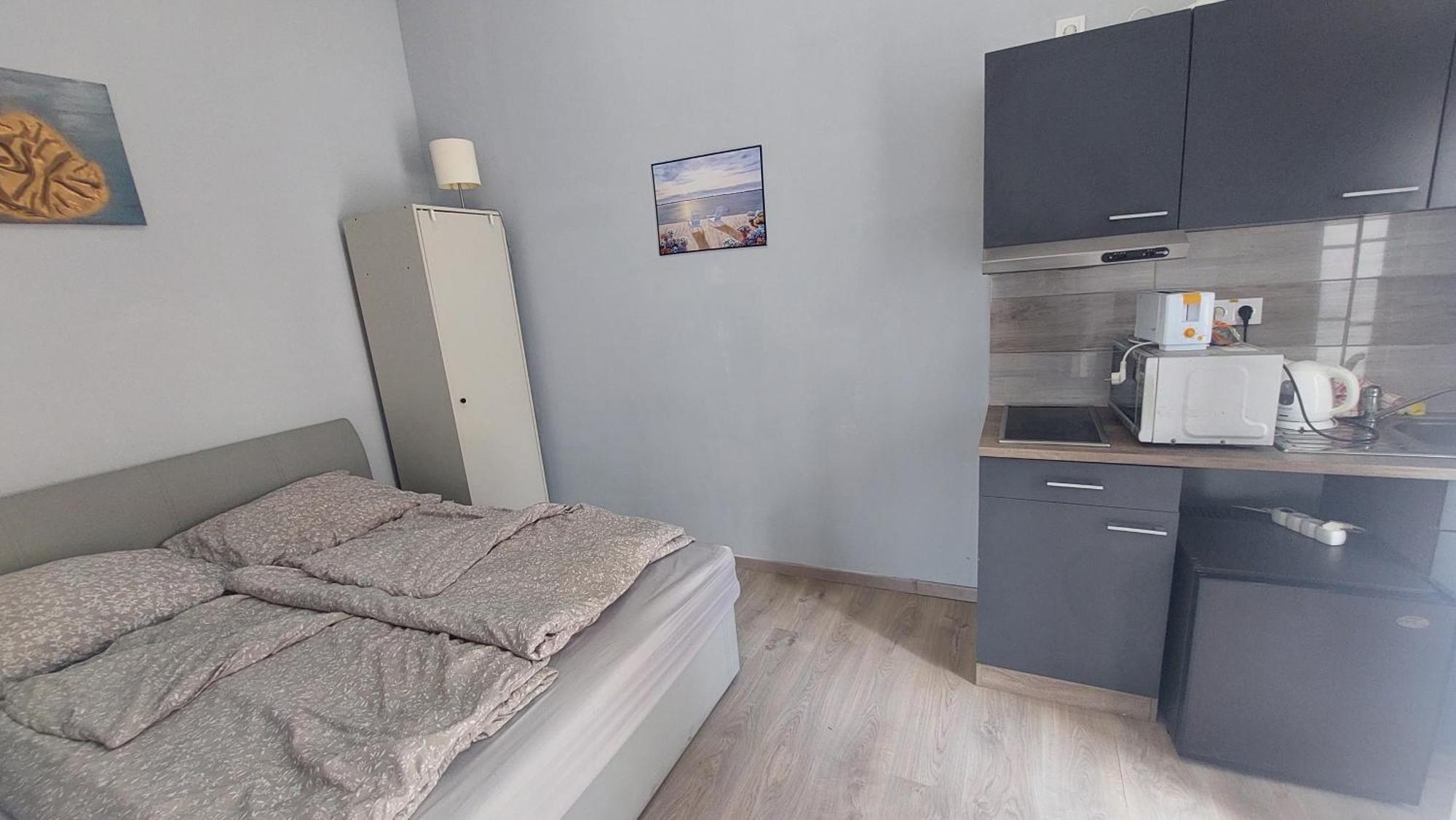 Kinizsi Udvar Apartmanhaz Balatonboglár Eksteriør billede