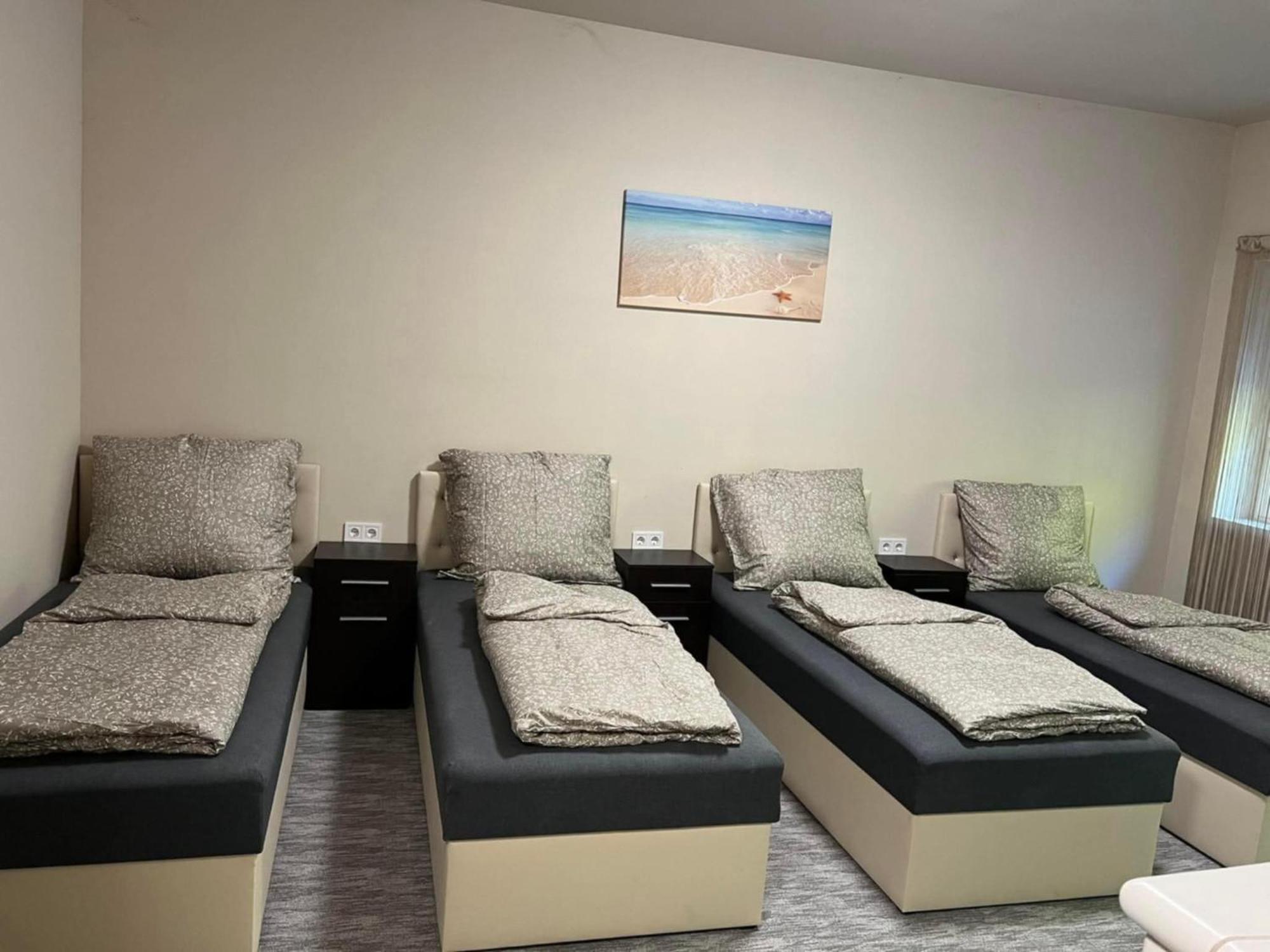 Kinizsi Udvar Apartmanhaz Balatonboglár Eksteriør billede