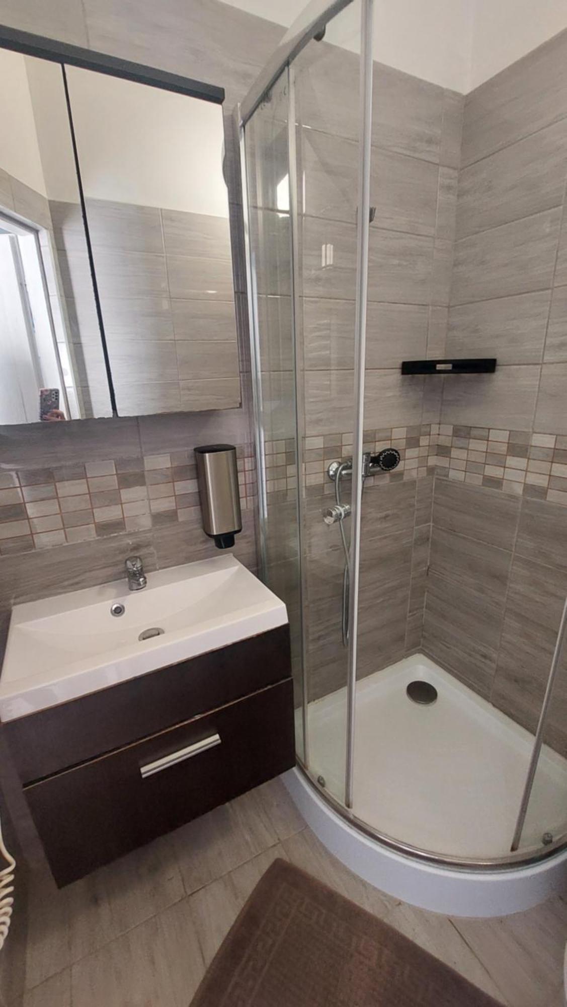 Kinizsi Udvar Apartmanhaz Balatonboglár Eksteriør billede