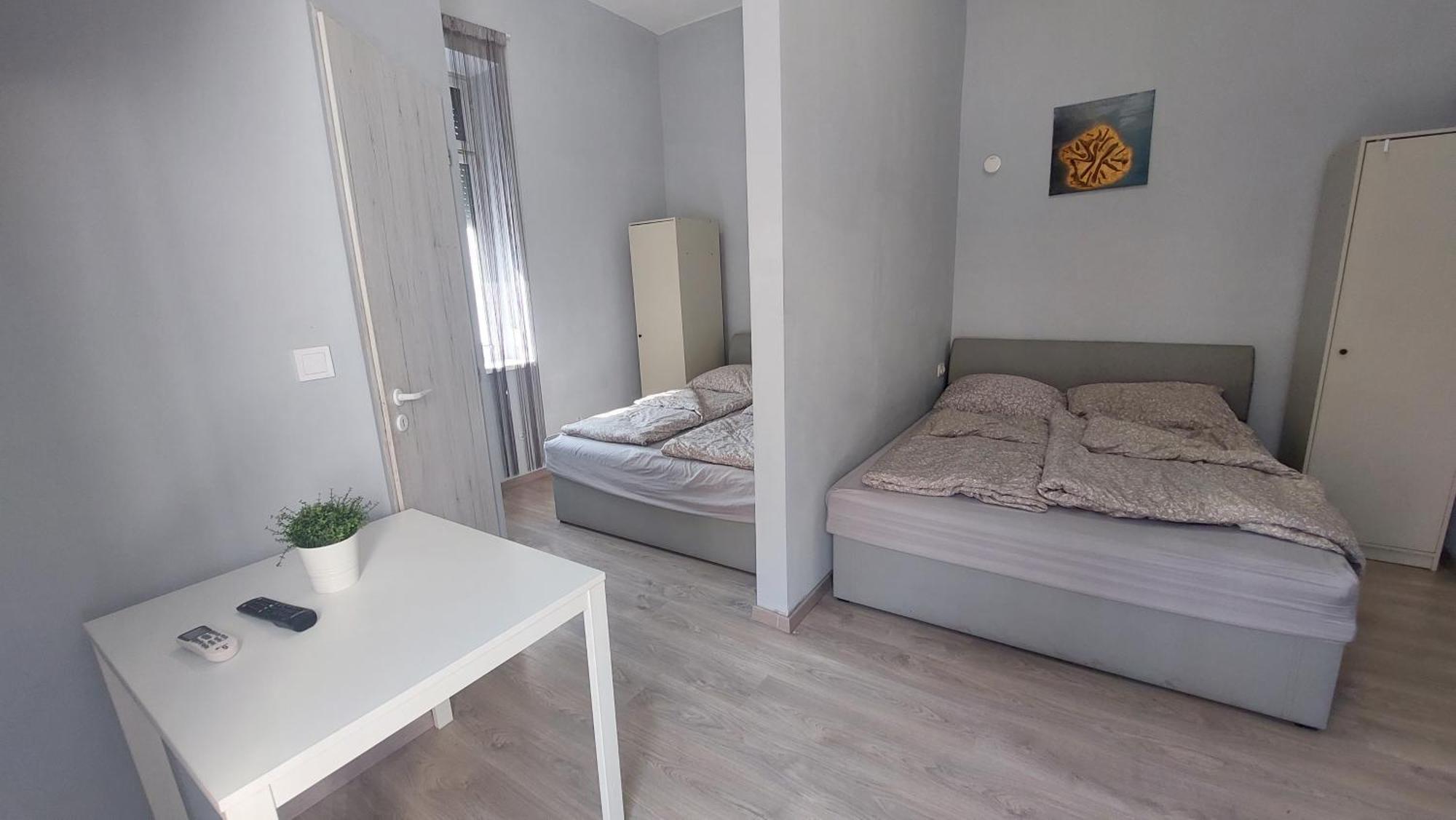 Kinizsi Udvar Apartmanhaz Balatonboglár Eksteriør billede