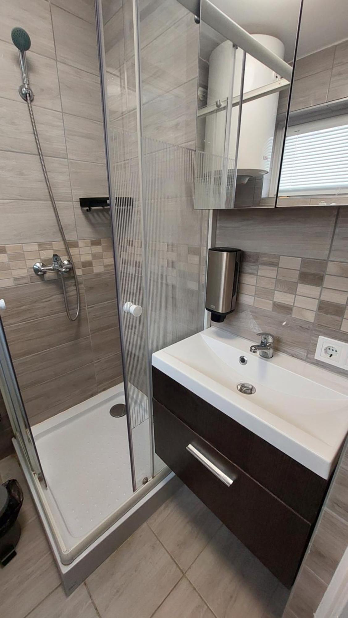 Kinizsi Udvar Apartmanhaz Balatonboglár Eksteriør billede